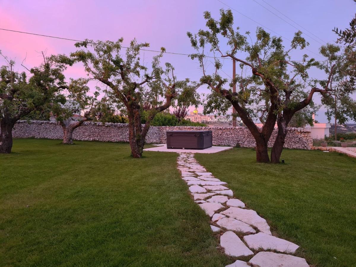 Trulli Nanni Hotel โลโกโรตอนโด ภายนอก รูปภาพ