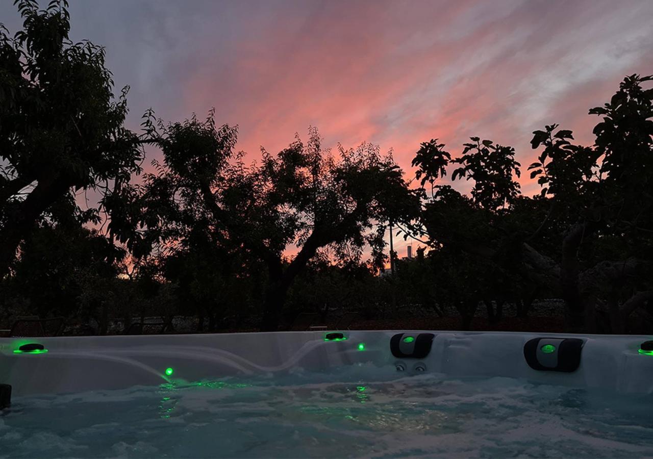 Trulli Nanni Hotel โลโกโรตอนโด ภายนอก รูปภาพ